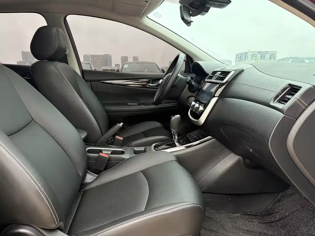 Nissan Tiida — миниатюра 15
