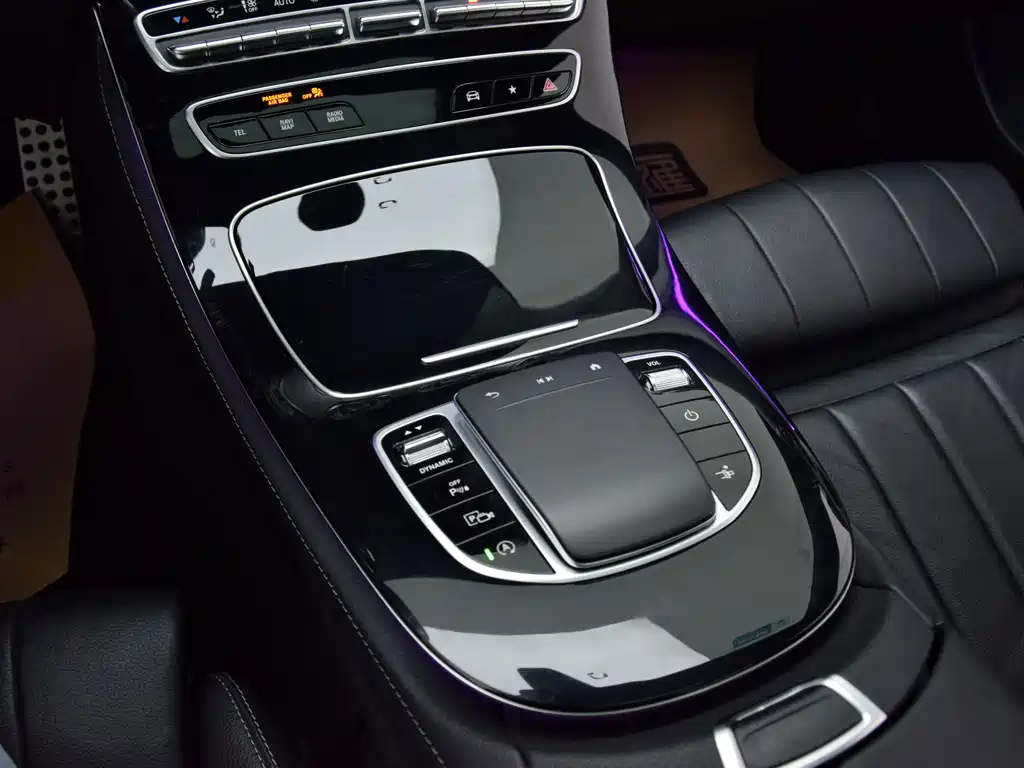 Mercedes-Benz E-Class (Import) — миниатюра 16
