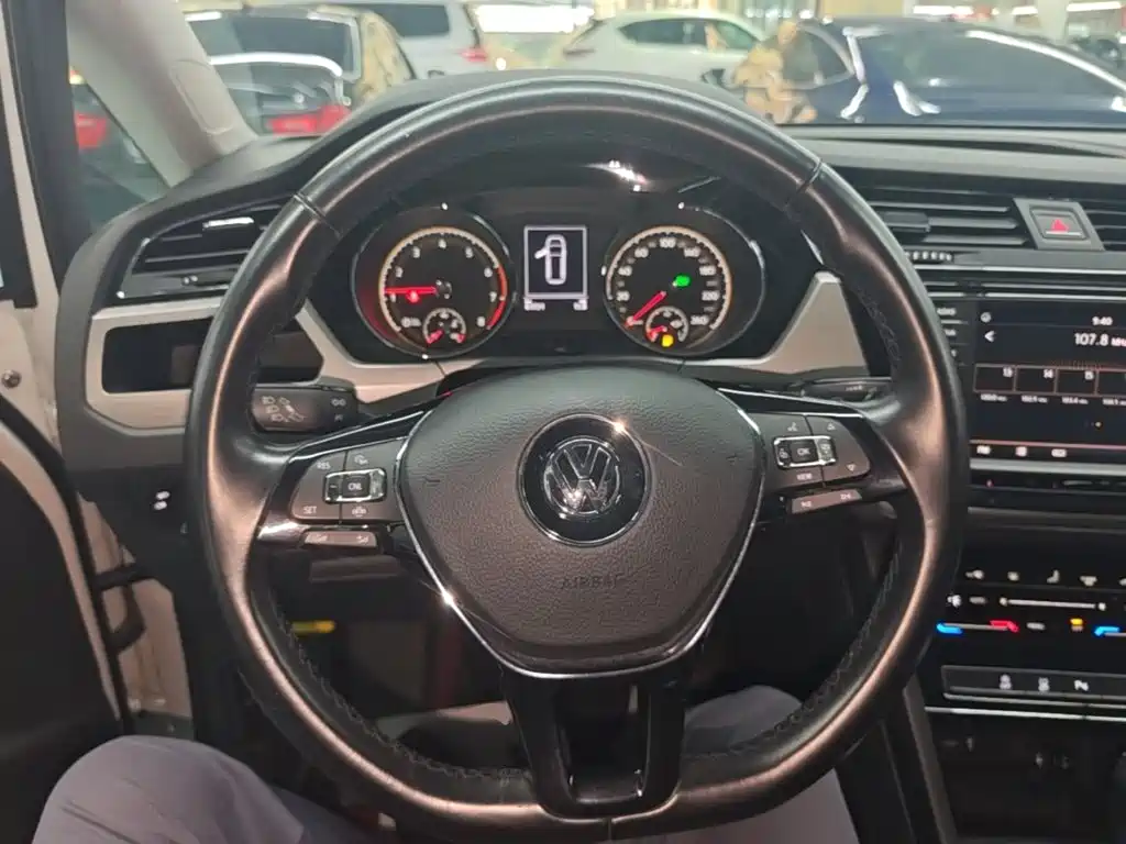 Volkswagen Touran — миниатюра 11