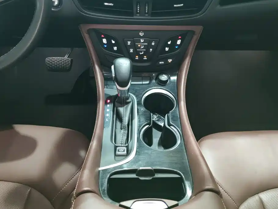 Buick Envision Plus — миниатюра 16