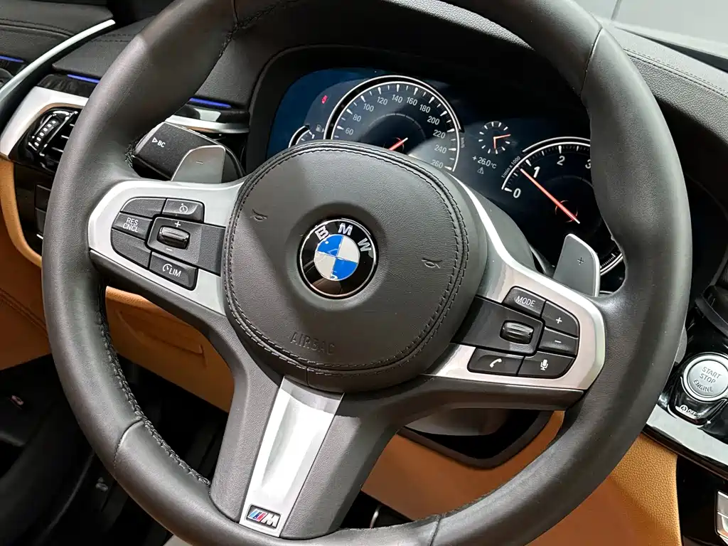 BMW 5 Series — миниатюра 20