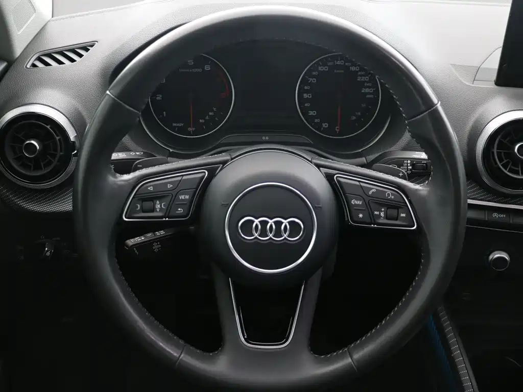 Audi Q2L — миниатюра 12