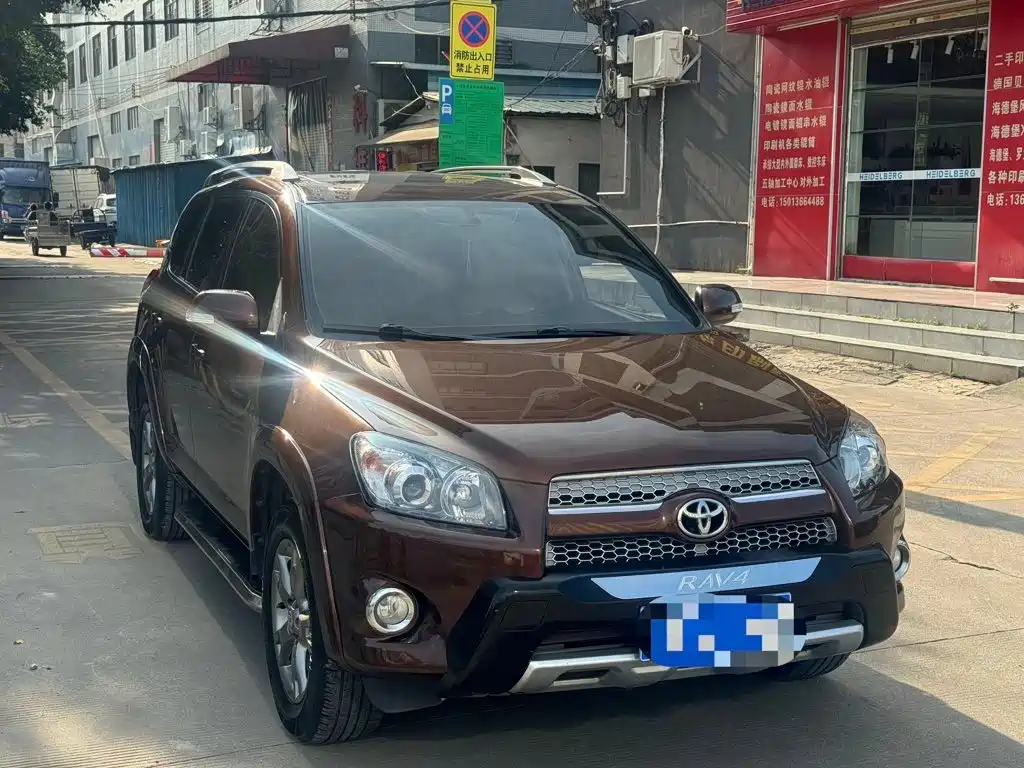 Toyota RAV4 — миниатюра 2