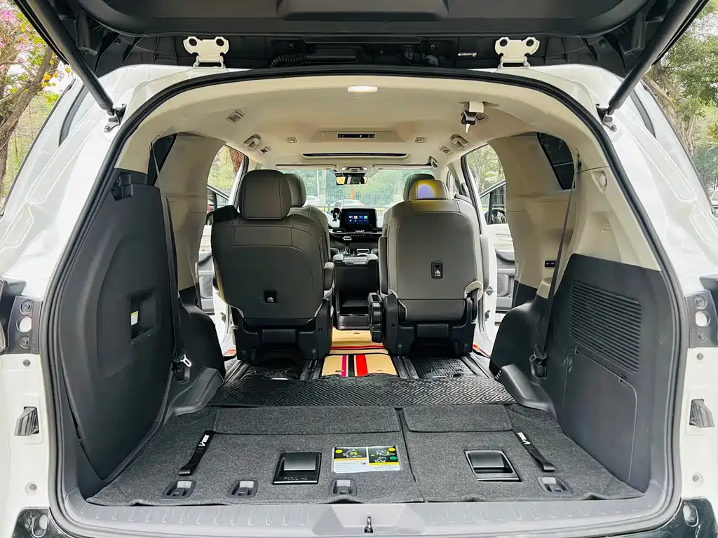 Toyota Sienna — миниатюра 20