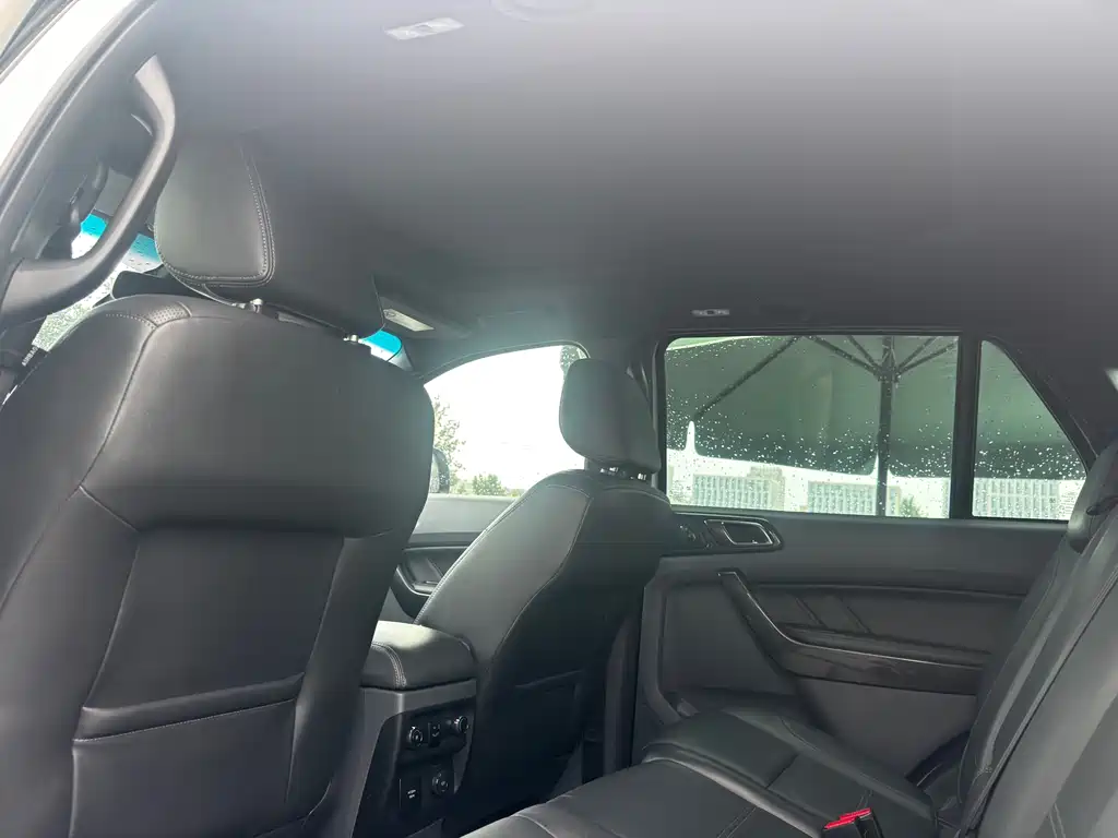 Ford Everest — миниатюра 10