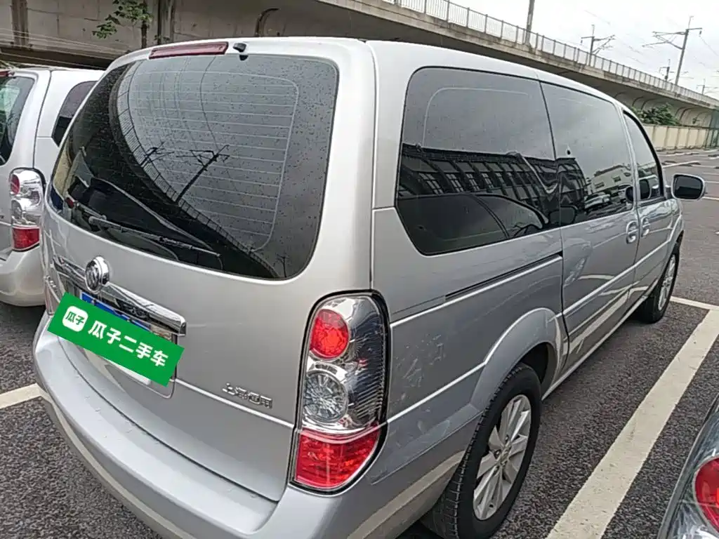Buick GL8 — миниатюра 7
