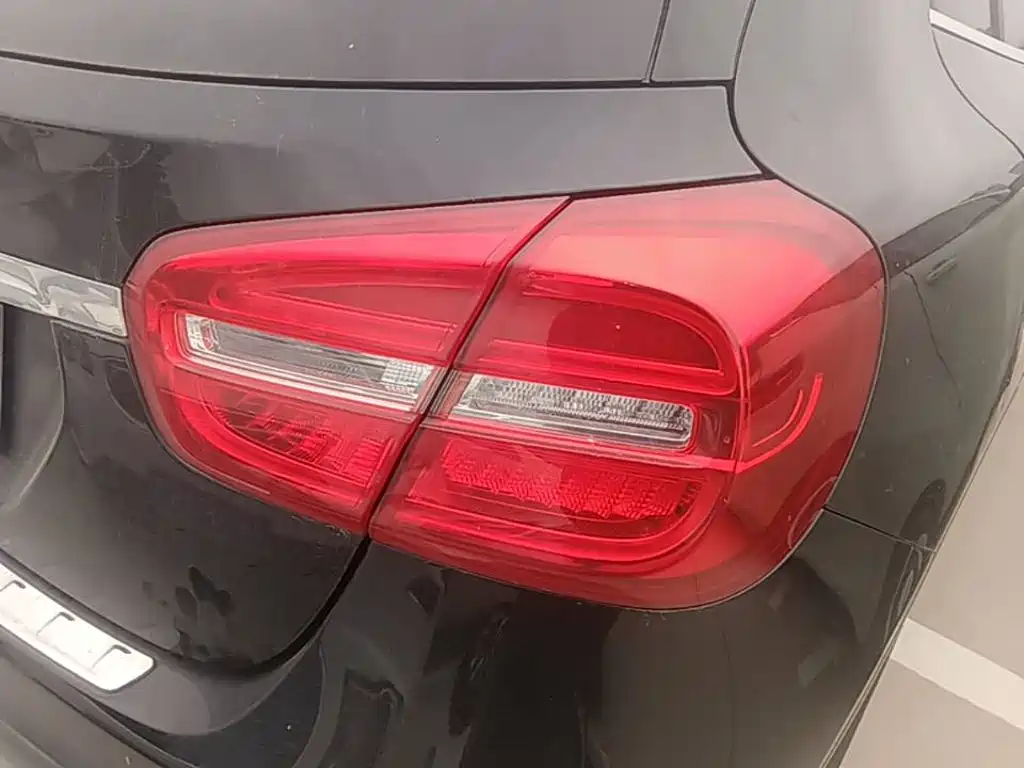 Mercedes-Benz GLA — миниатюра 8
