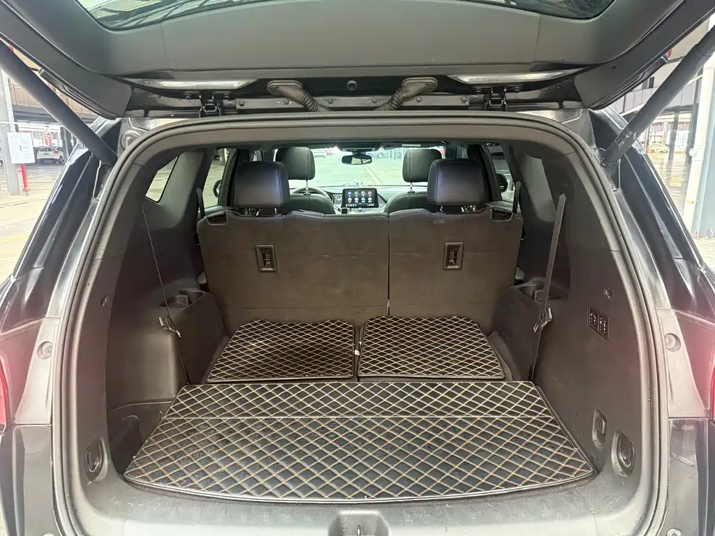 Chevrolet Blazer — миниатюра 14