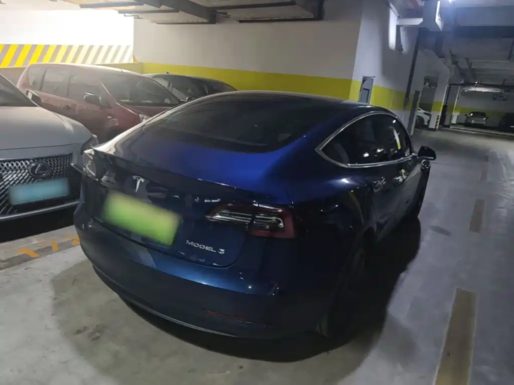 Tesla Model 3 — миниатюра 7