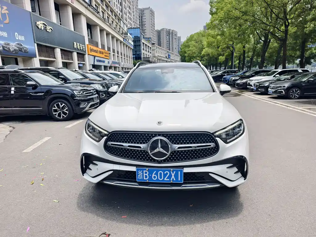 Mercedes-Benz GLC 2023 GLC 260 L 4MATIC 5 мест