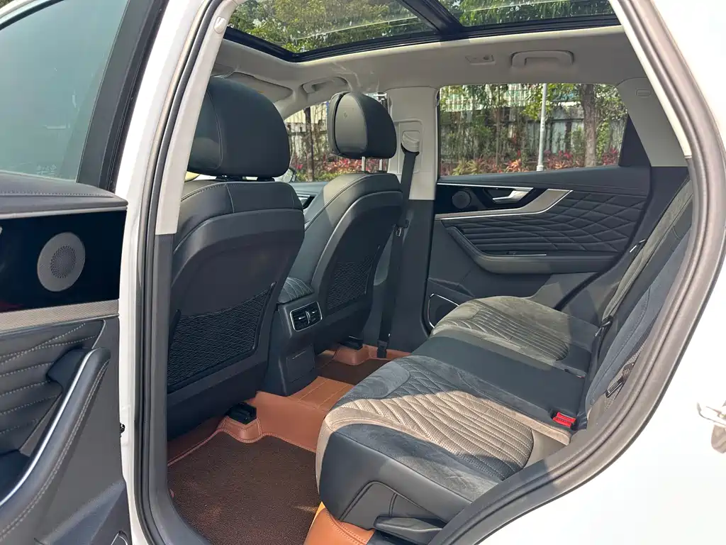 Hongqi HS5 2.0T Connected Flagship Enjoy Edition, фото 9