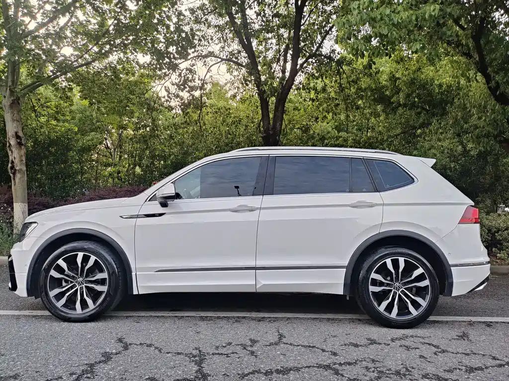 Volkswagen Tiguan L — миниатюра 7