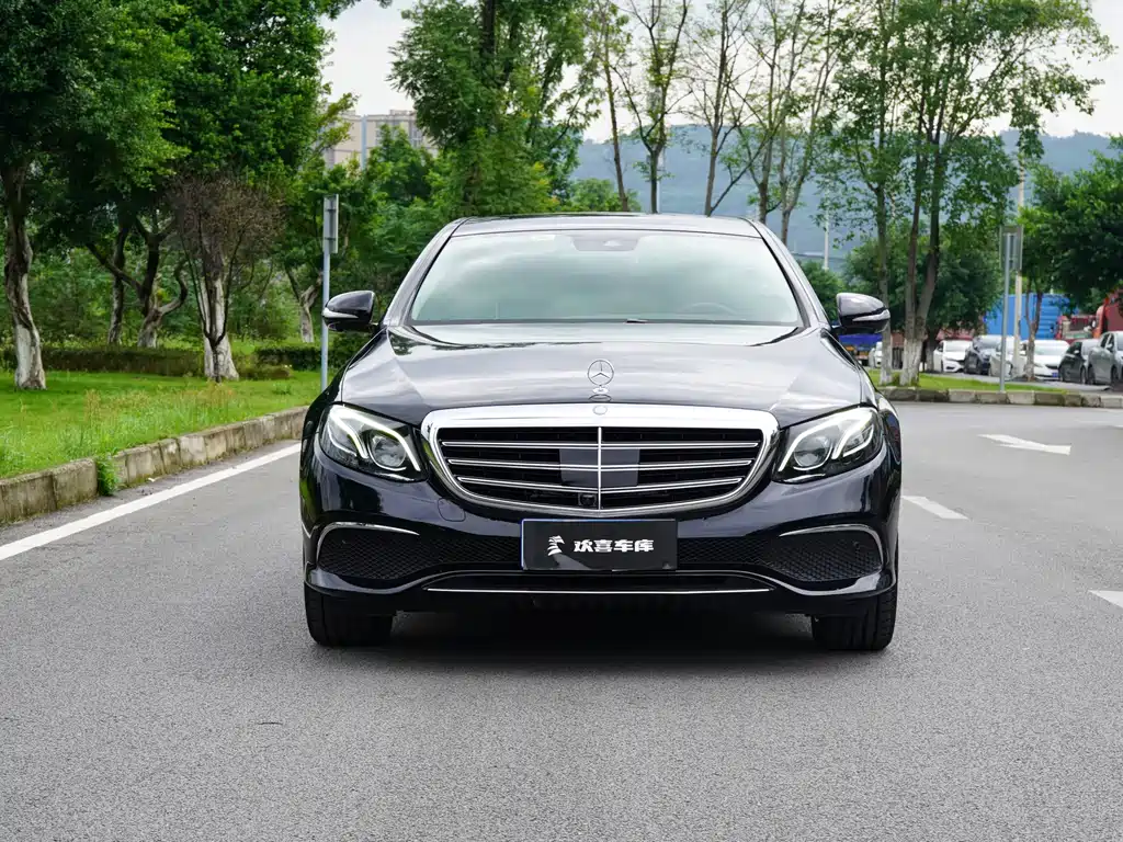 Mercedes-Benz E-Class — миниатюра 2