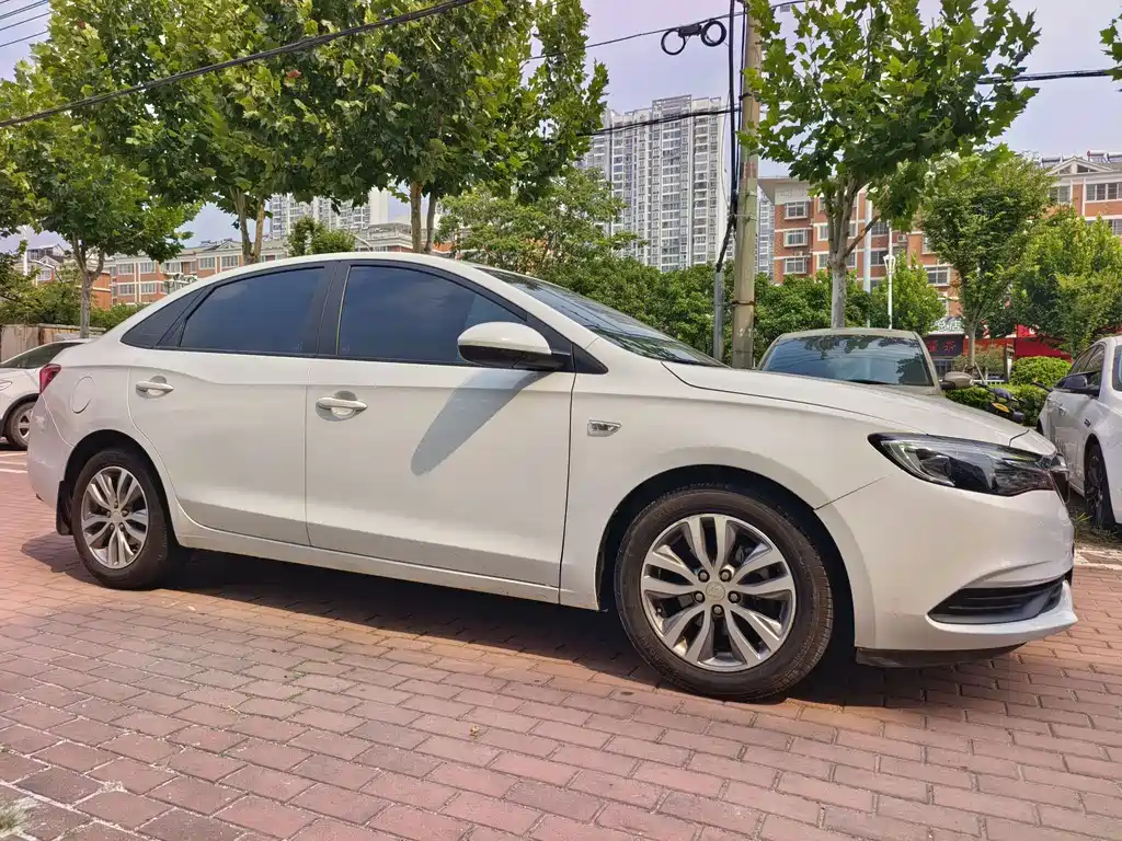 Buick Excelle — миниатюра 8