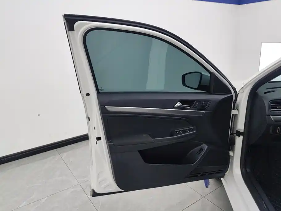 Volkswagen Lavida — миниатюра 7