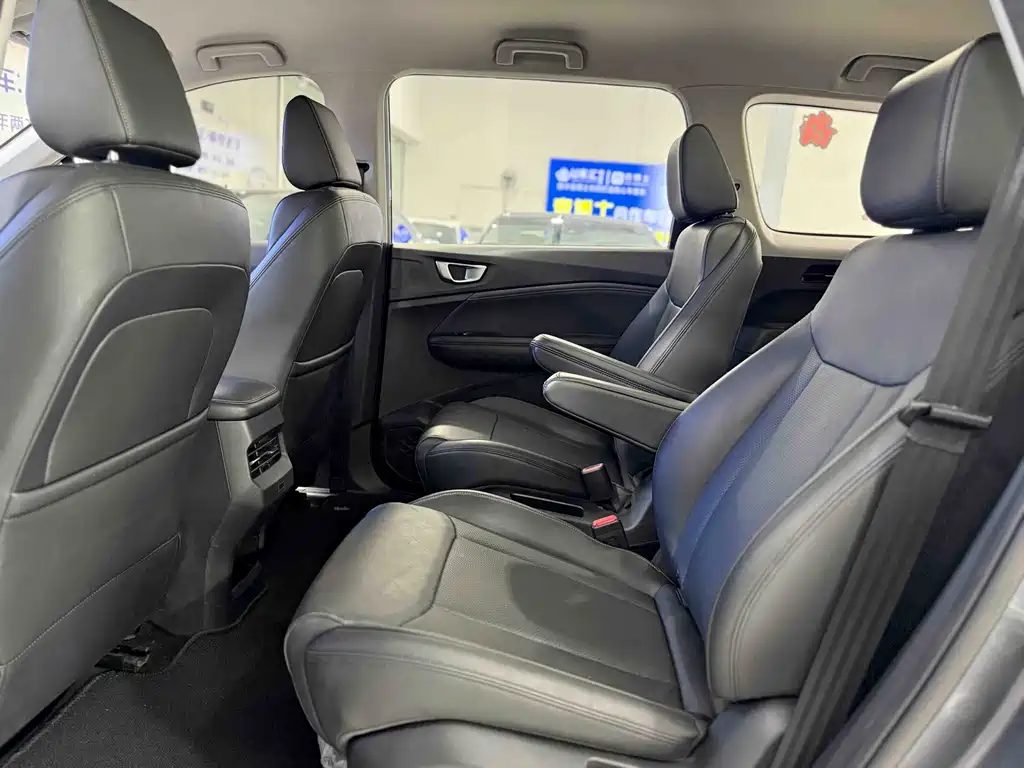 Wuling Jiachen — миниатюра 6