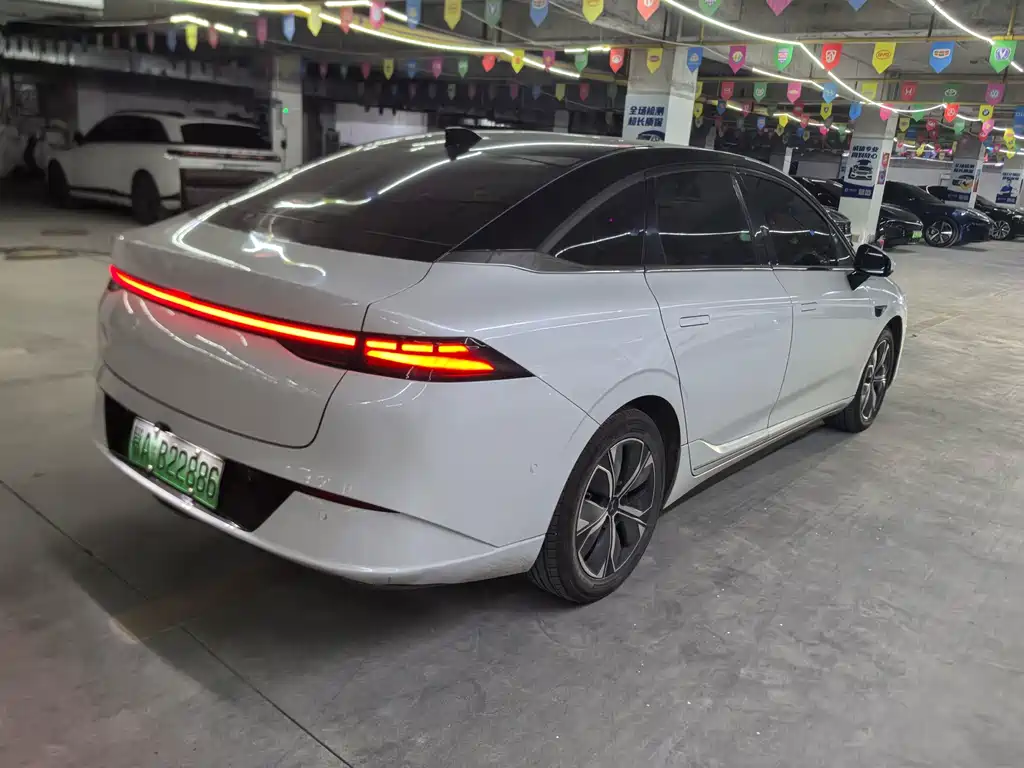 XPeng P5 — миниатюра 9