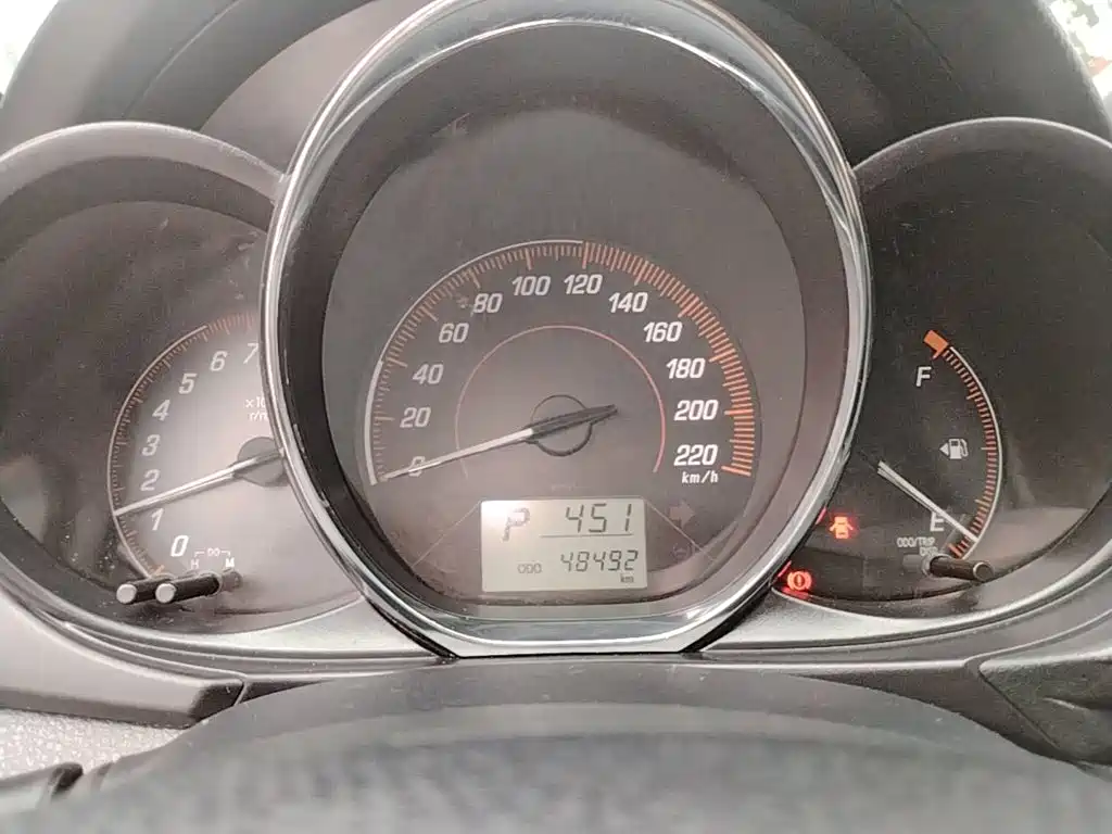 Toyota Yaris L — миниатюра 12