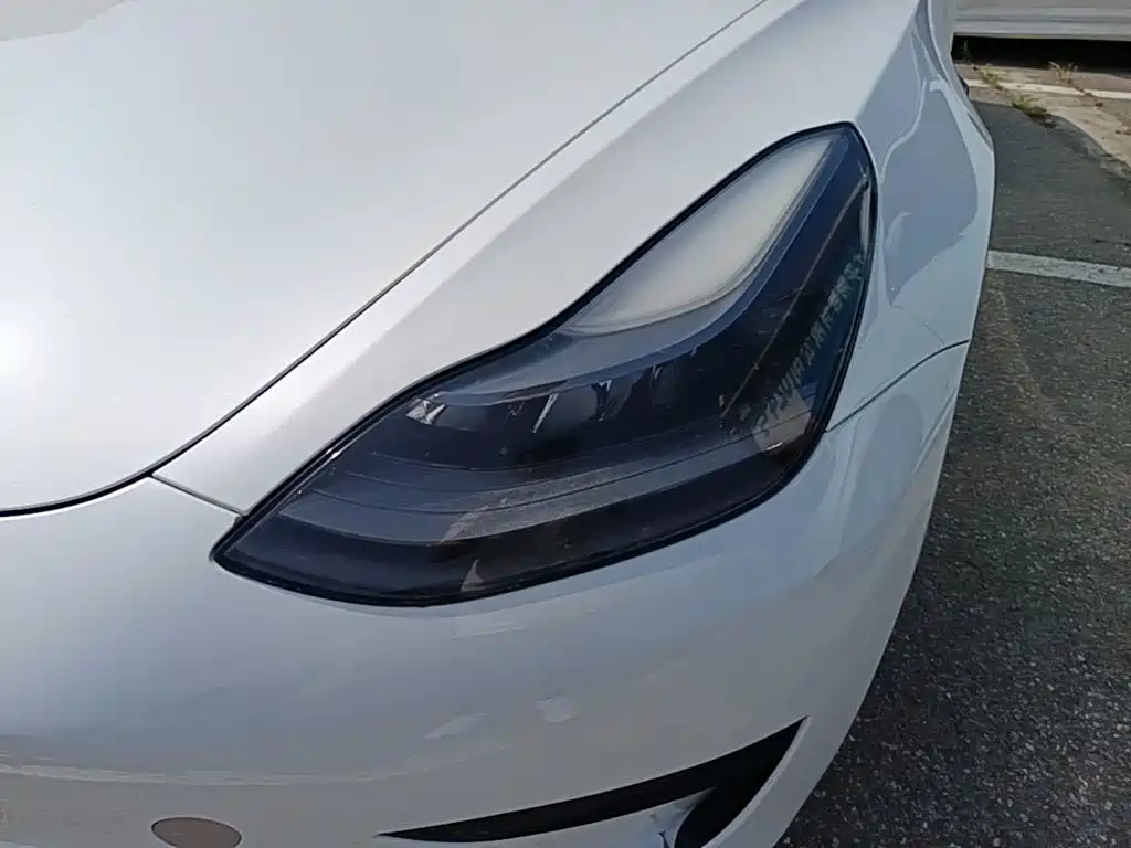 Tesla Model 3 — миниатюра 24