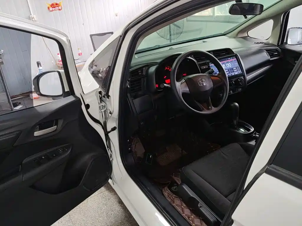 Honda Fit — миниатюра 16