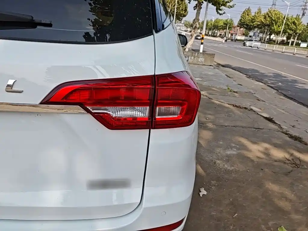 Haval M6 — миниатюра 8