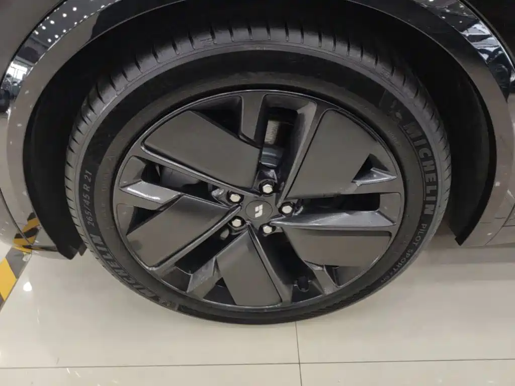Li Auto Li L8 — миниатюра 23