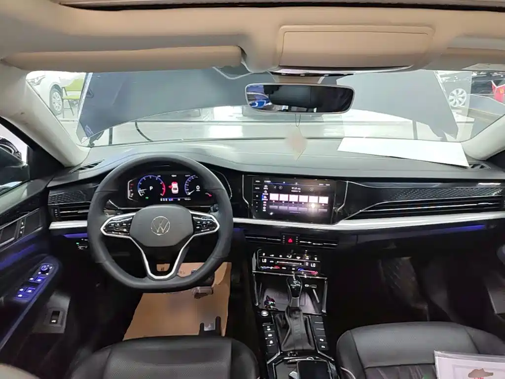 Volkswagen Passat 2022 330TSI Luxury