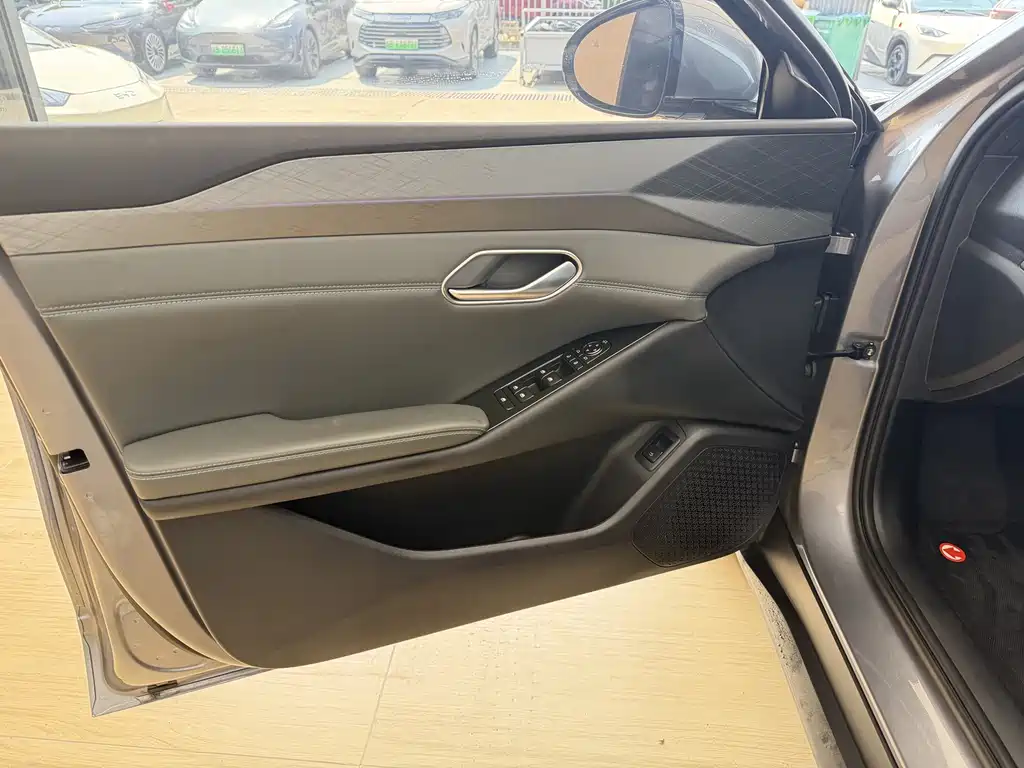 BYD Qin L — миниатюра 17
