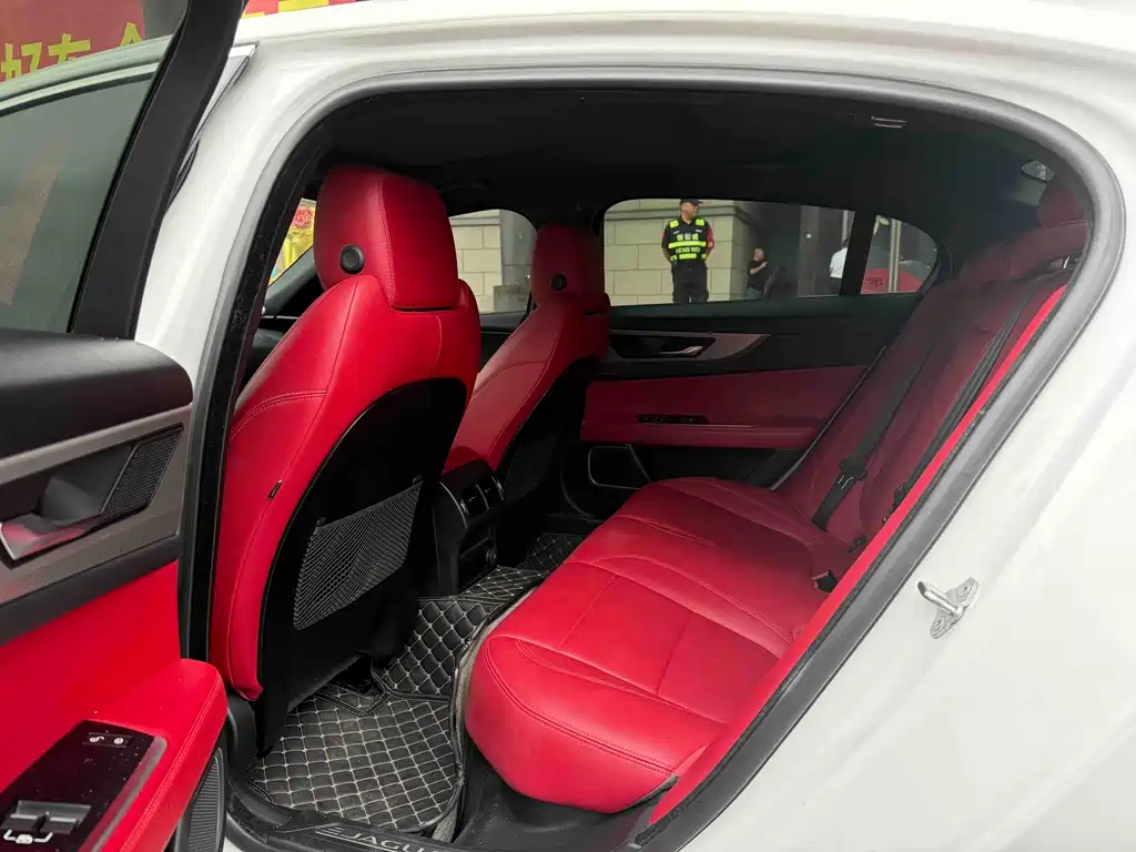 Jaguar XEL — миниатюра 6