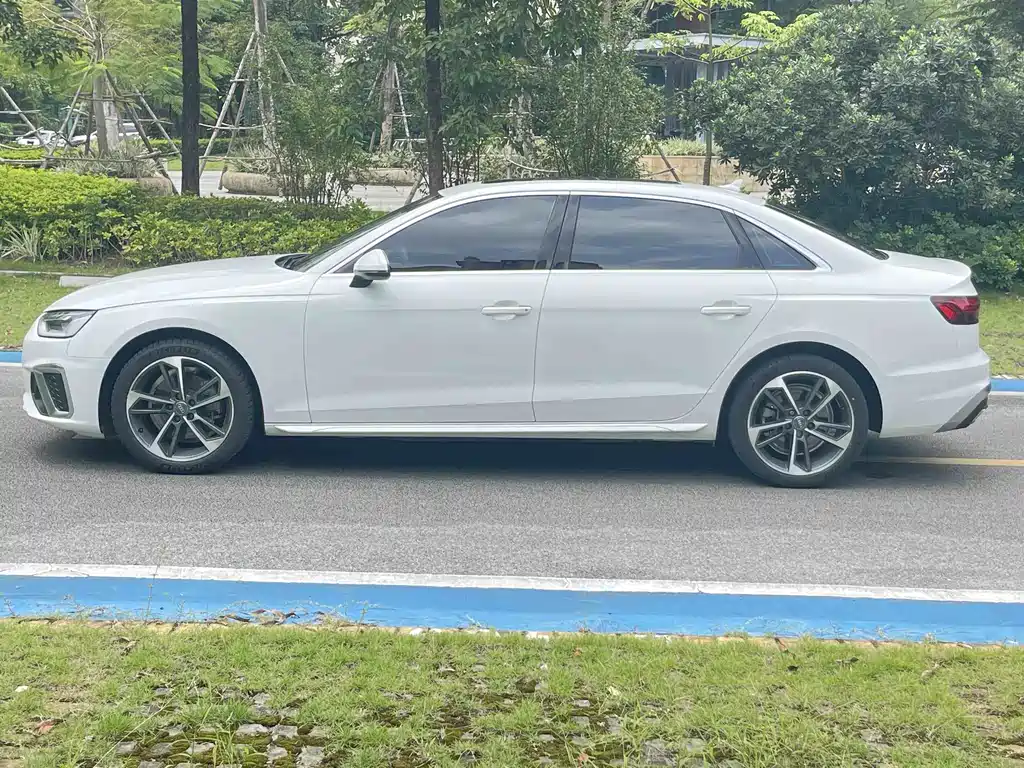 Audi A4L — миниатюра 11