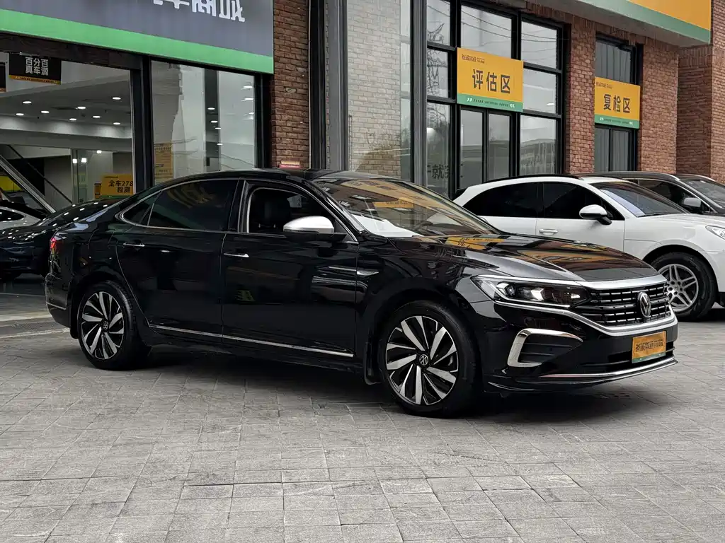 Volkswagen Passat 2024 380TSI Elite