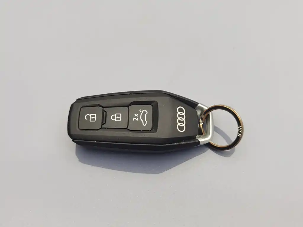 Audi Q6L e-tron — миниатюра 19
