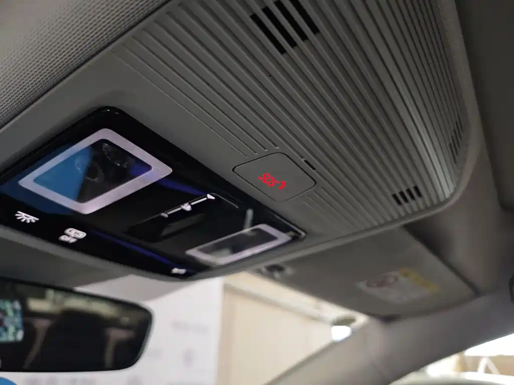 VOLKSWAGEN ID.6 CROZZ