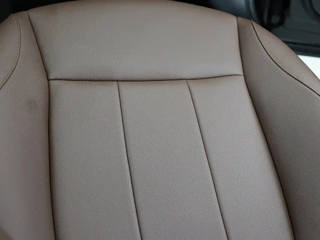 Mercedes-Benz GLB — миниатюра 18