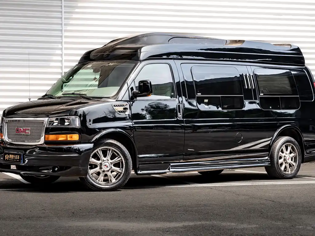 GMC Savana