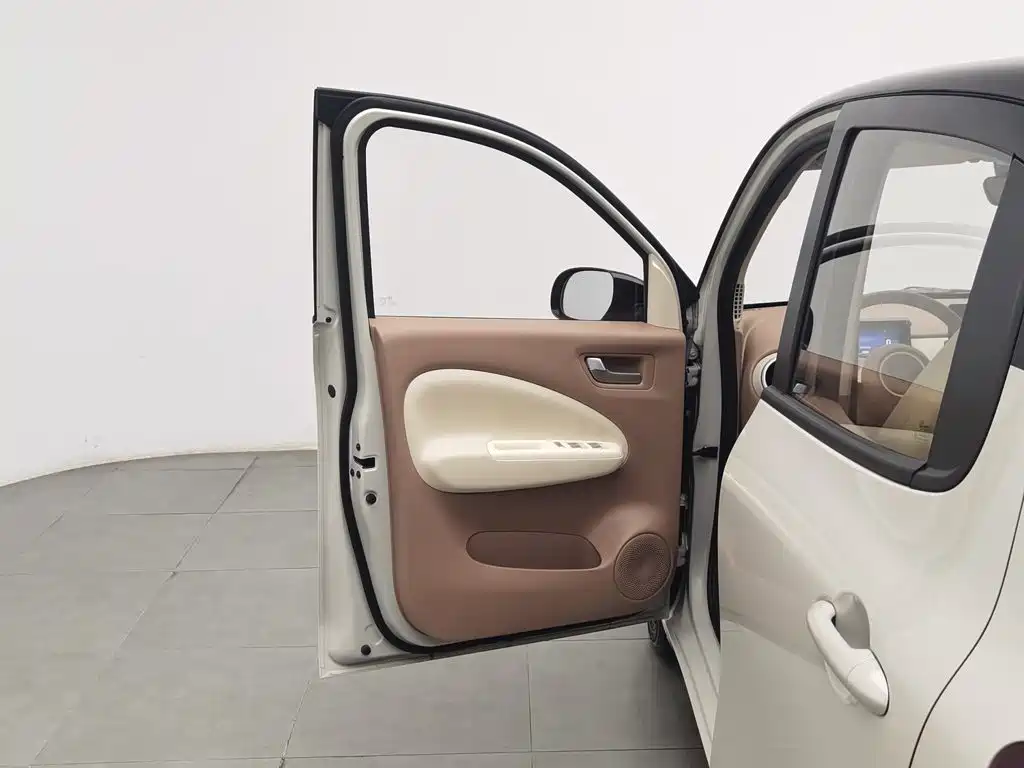 Wuling MINIEV — миниатюра 8