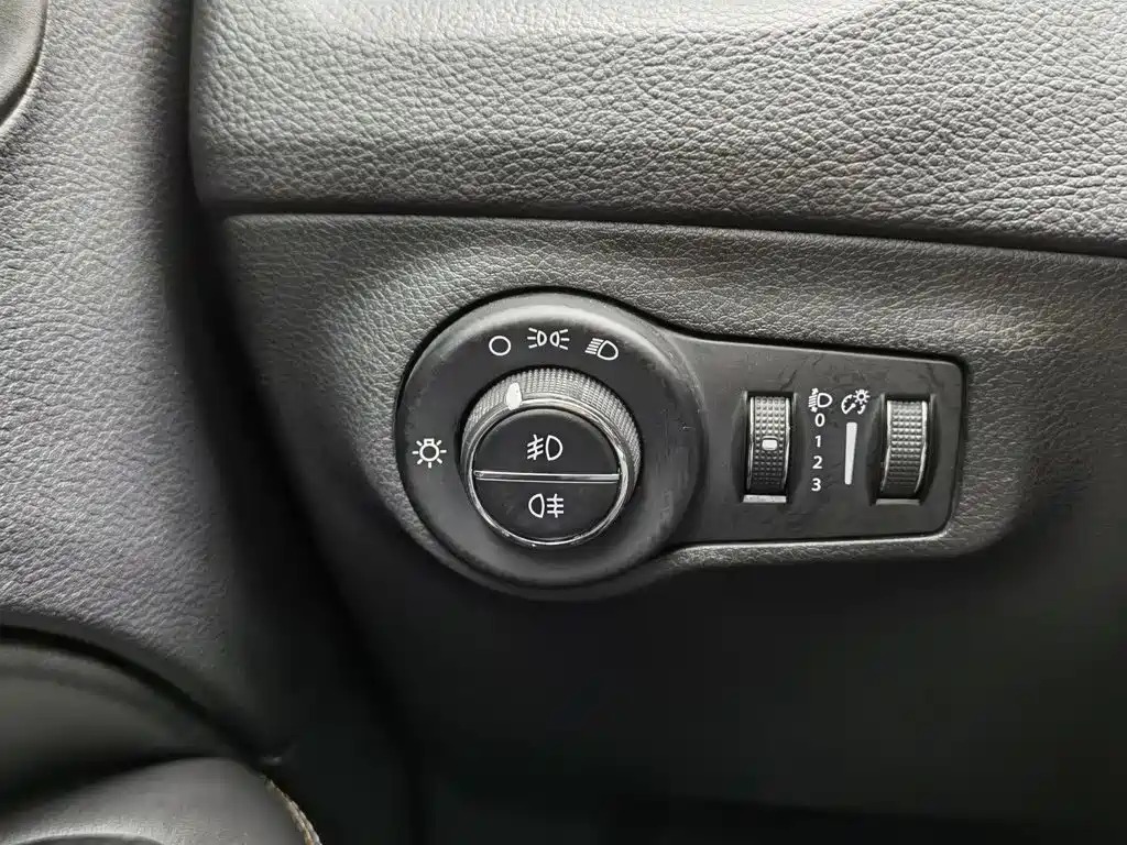 Jeep Compass — миниатюра 21