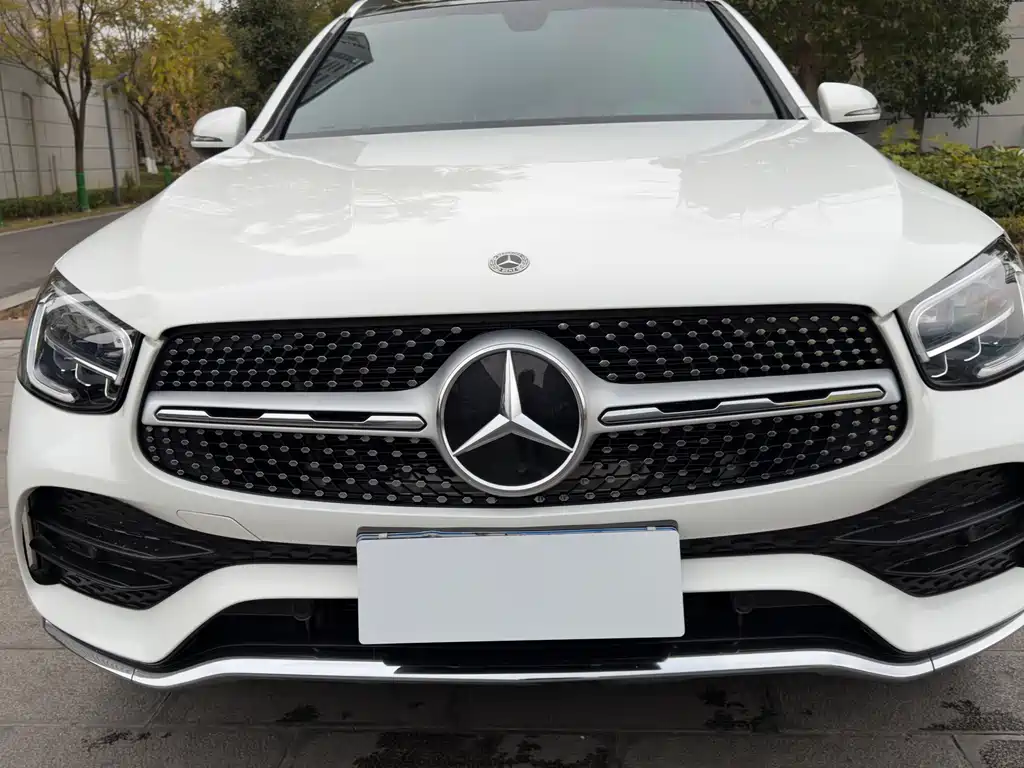 MERCEDES-BENZ GLC