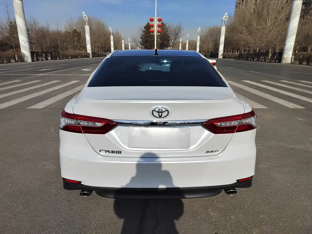 TOYOTA CAMRY