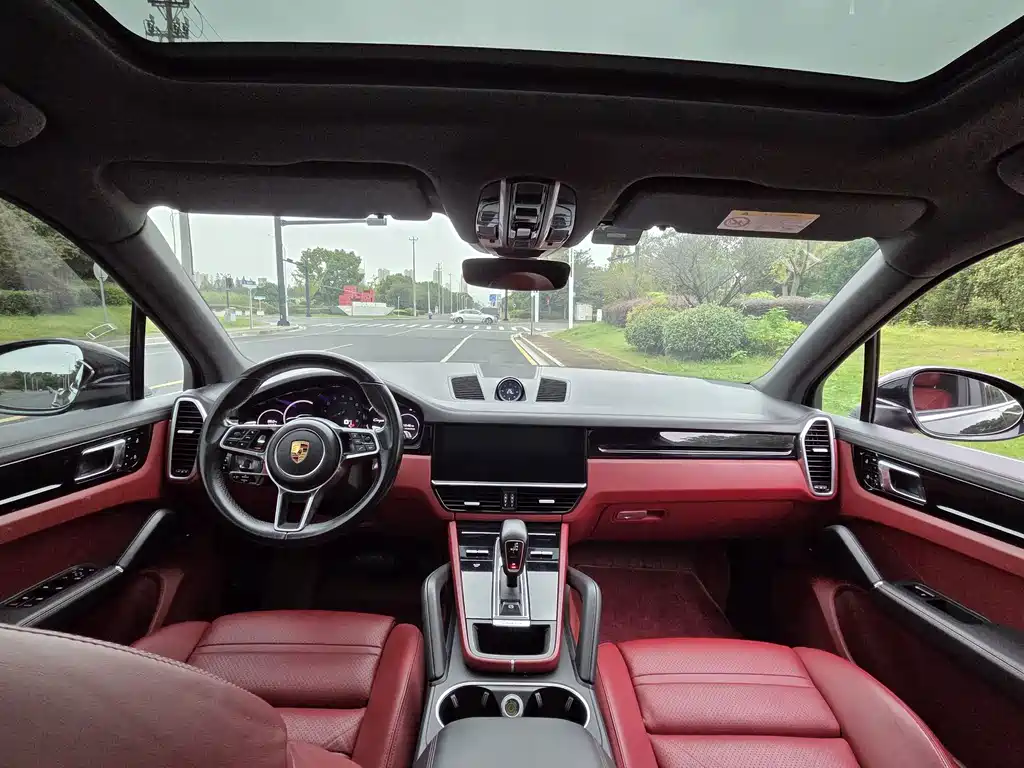 Porsche Cayenne — миниатюра 8