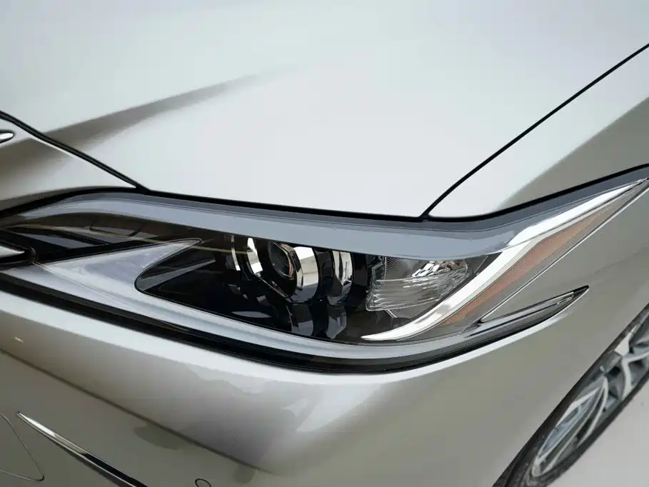 Lexus ES — миниатюра 13