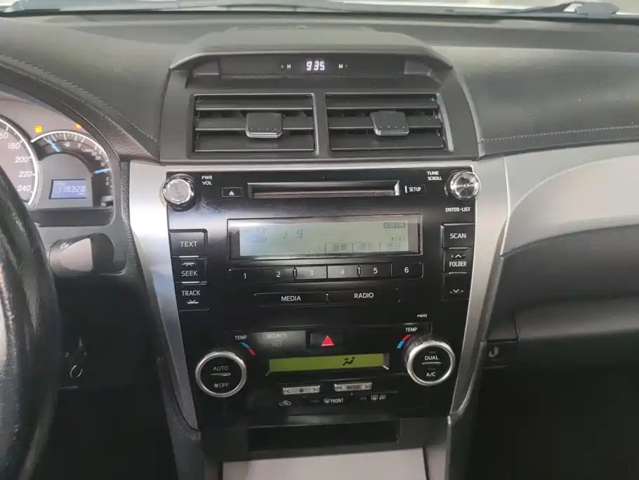 Toyota Camry — миниатюра 13