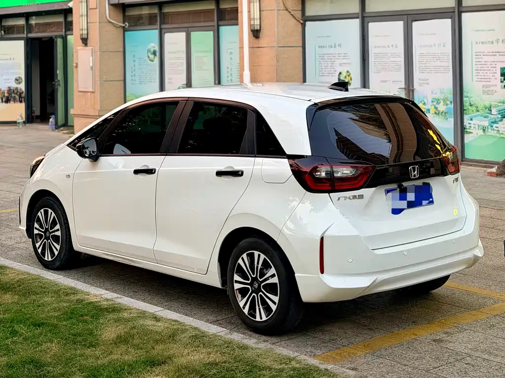 Honda Fit — миниатюра 10