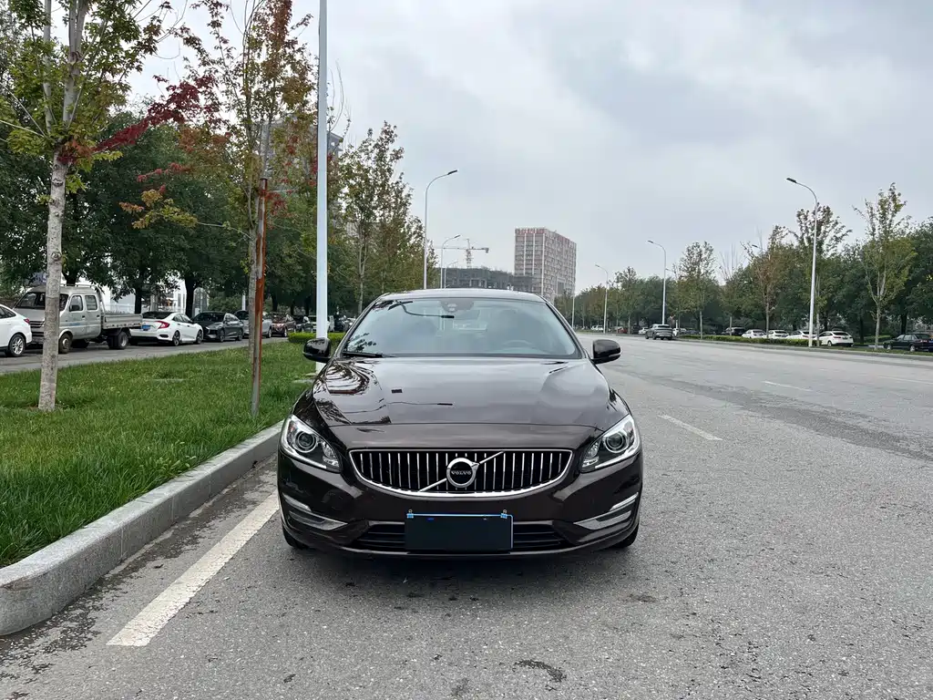 Volvo S60 — миниатюра 2
