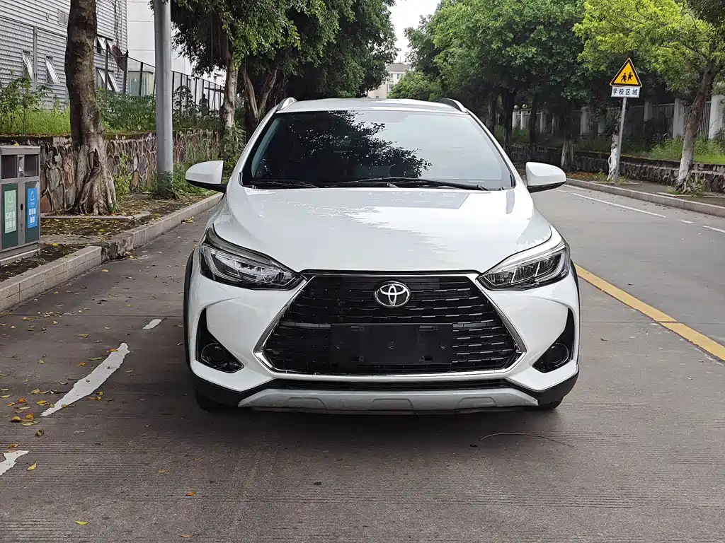 Toyota Yaris L — миниатюра 2