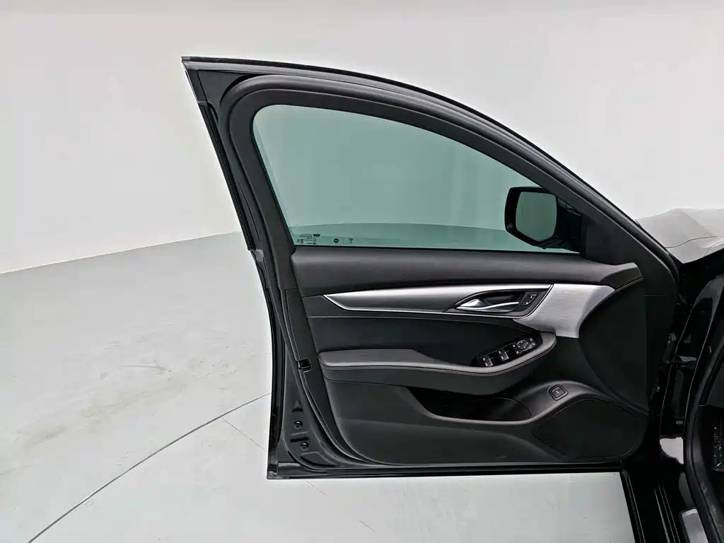Cadillac CT5 — миниатюра 11