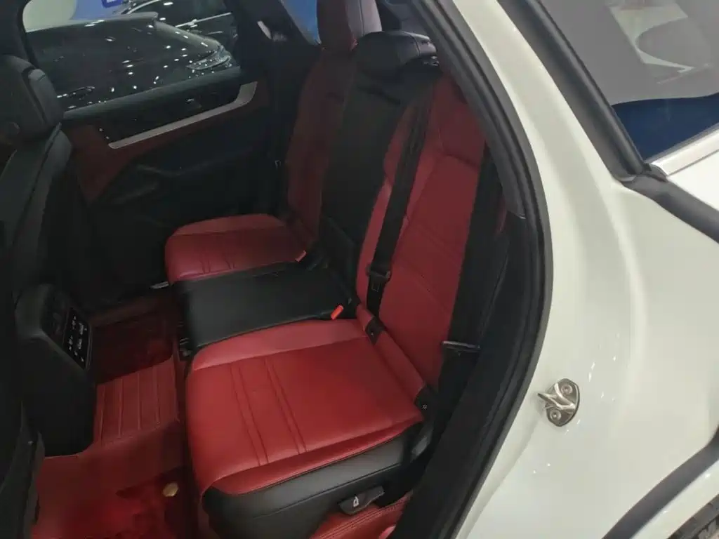 Porsche Cayenne — миниатюра 17