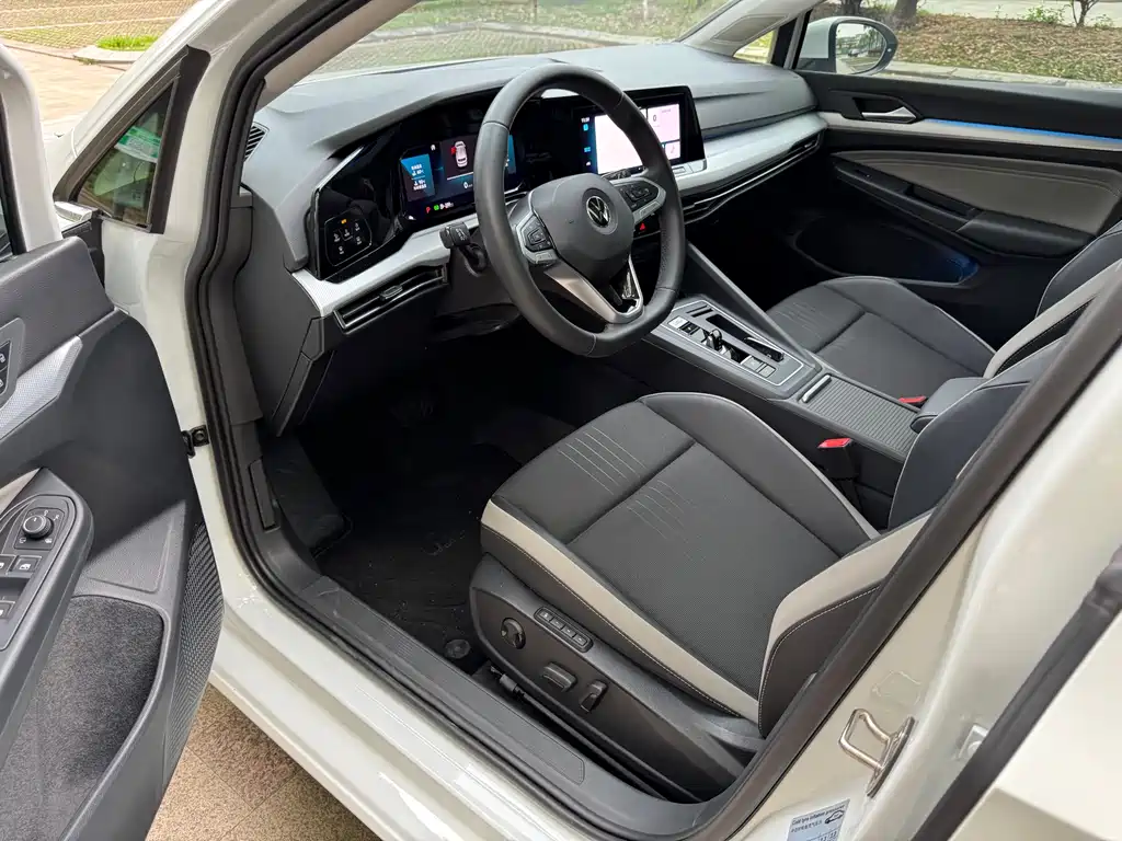Volkswagen Golf 2024 280TSI DSG Pro 50