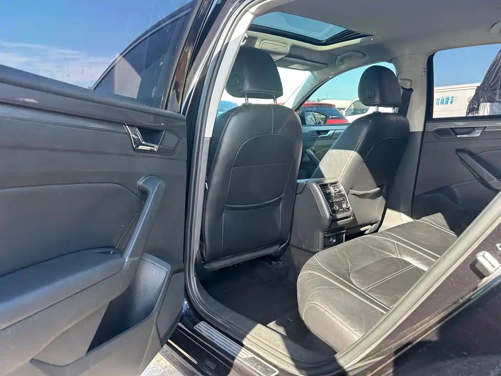 Volkswagen Passat — миниатюра 11