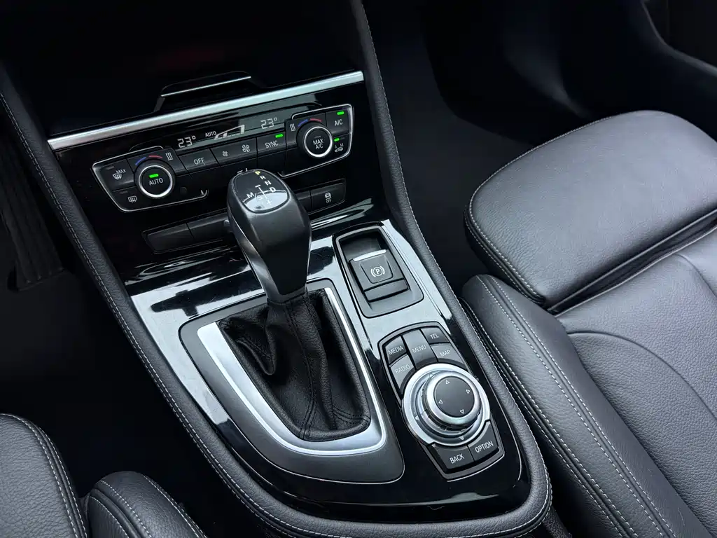 BMW 2 Series Active Tourer (Import) — миниатюра 16